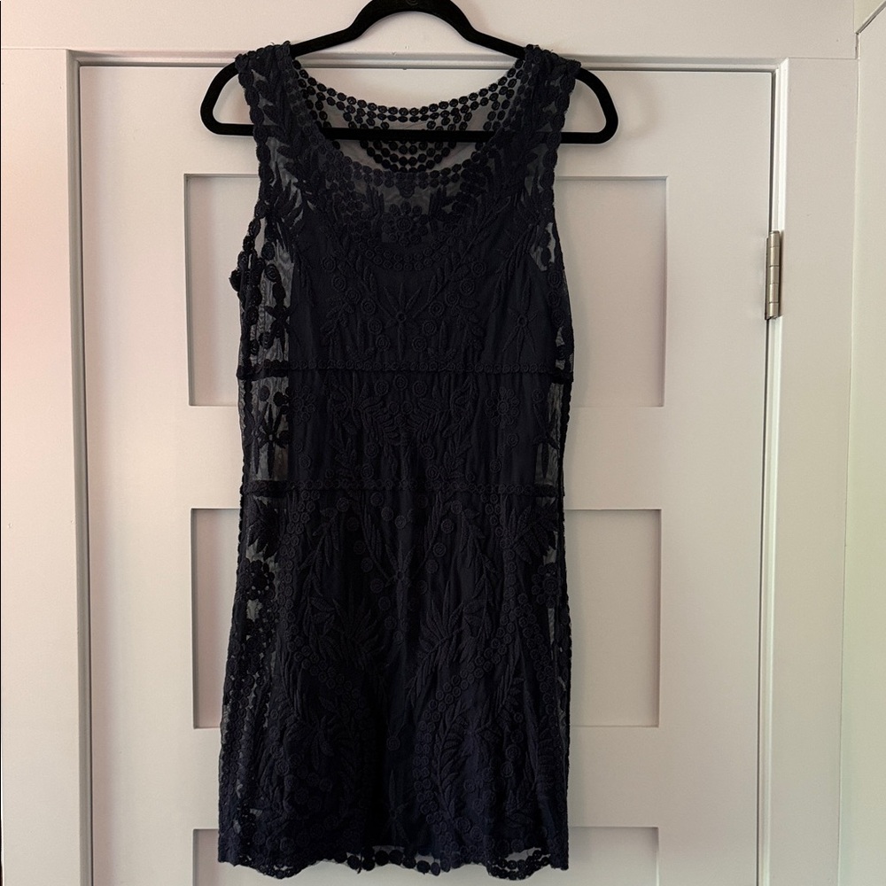 Navy Lace Sleeveless Dress - Elegant Women's Cocktail Dress
